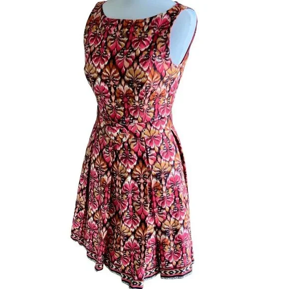 MUSE SLEEVELESS ZIP PLEATED BOTTOM 6 MULTI COLORED ABSTRACT PATTERN DRESS NWOT - Picture 3 of 14